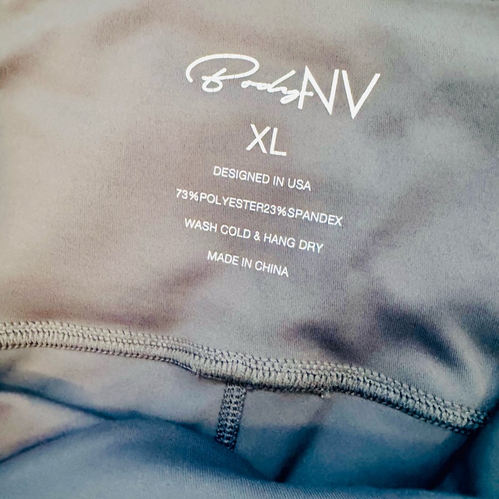 Body NV Women's Gray Zip-Up Athletic Top and Leggings Set - Picture 13 of 15